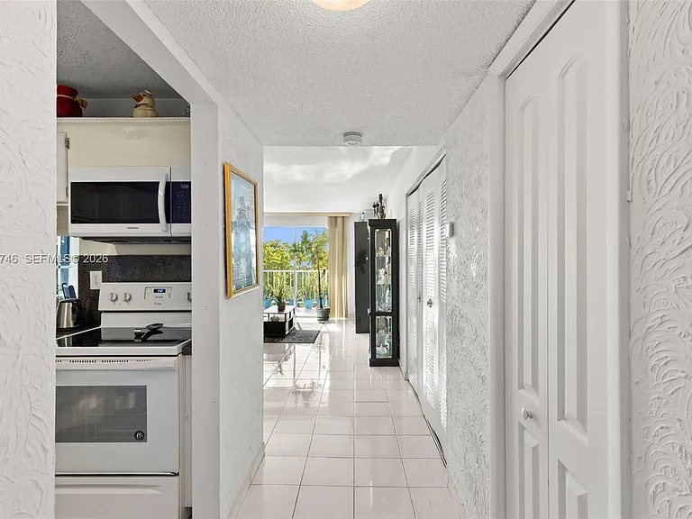 6900 Bay Dr #5C — Photo 5