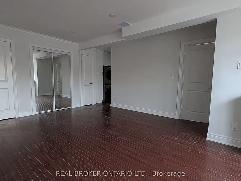 2209 Gerrard St E #2 — Photo 5