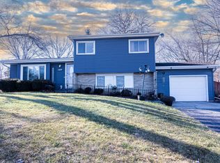 1288 S Hieland Rd, Saint Anne, IL 60964