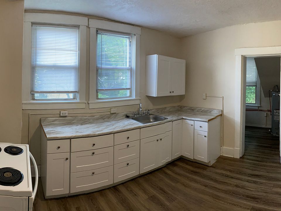 1st image of 414 Broadway Ave APT 2