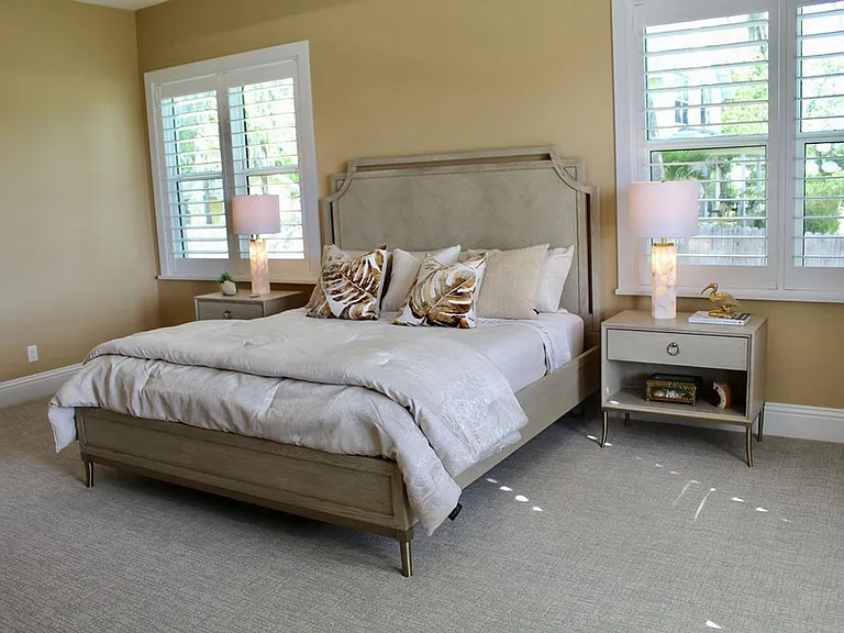 224 N Riverside Dr — Photo 20