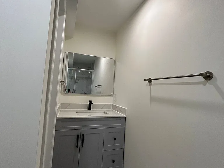 33 Jeffrey Nihda Cres #BASEMENT — Photo 19