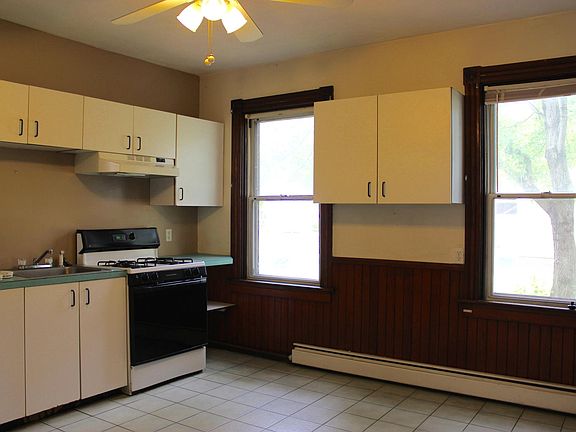 3rd image of 85 Hedley Ave #1ST
