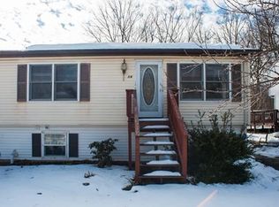 19 Dixfield St, Worcester, MA 01606