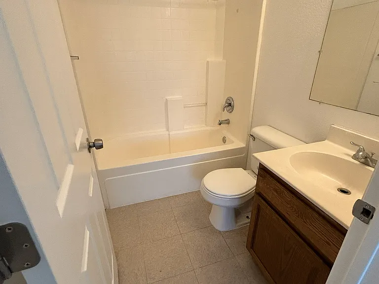 1559 Courtney Place — Photo 19