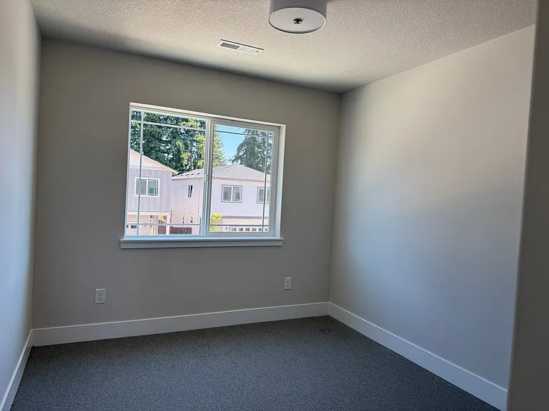 9712 NE 29th Ave — Photo 12