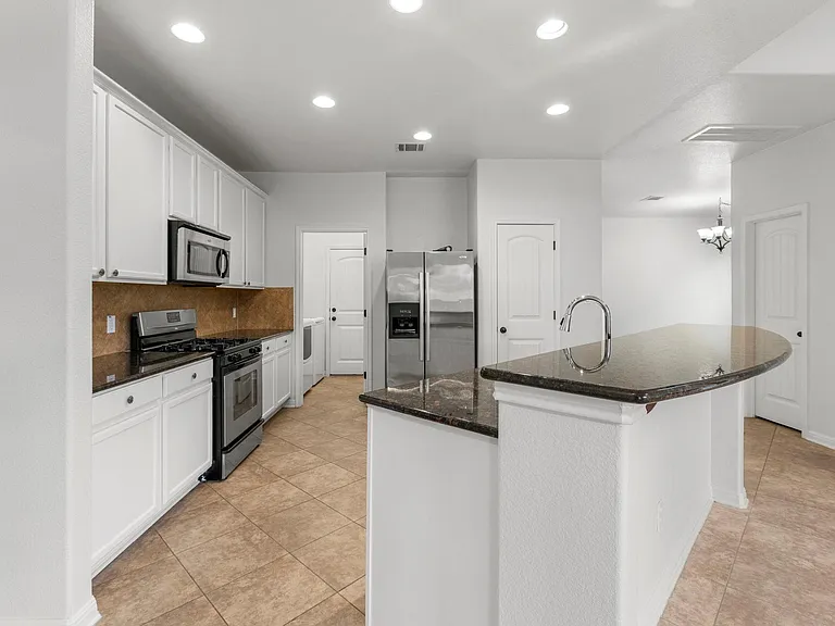 18613 Falcon Pointe Blvd — Photo 7
