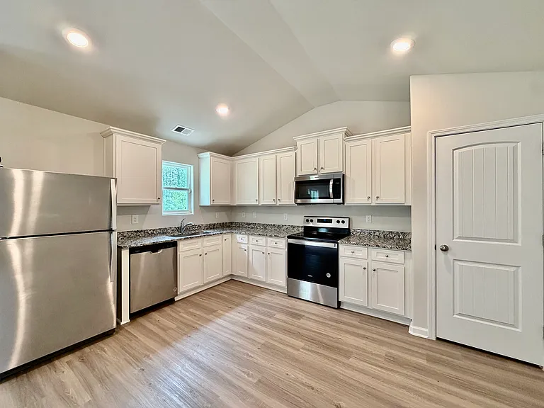3118 Maple Ridge Dr — Photo 10