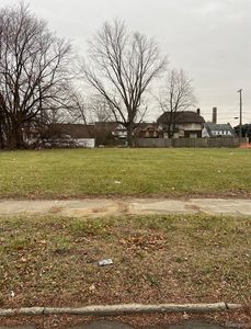 52 Beresford St, Highland Park, MI, 48203