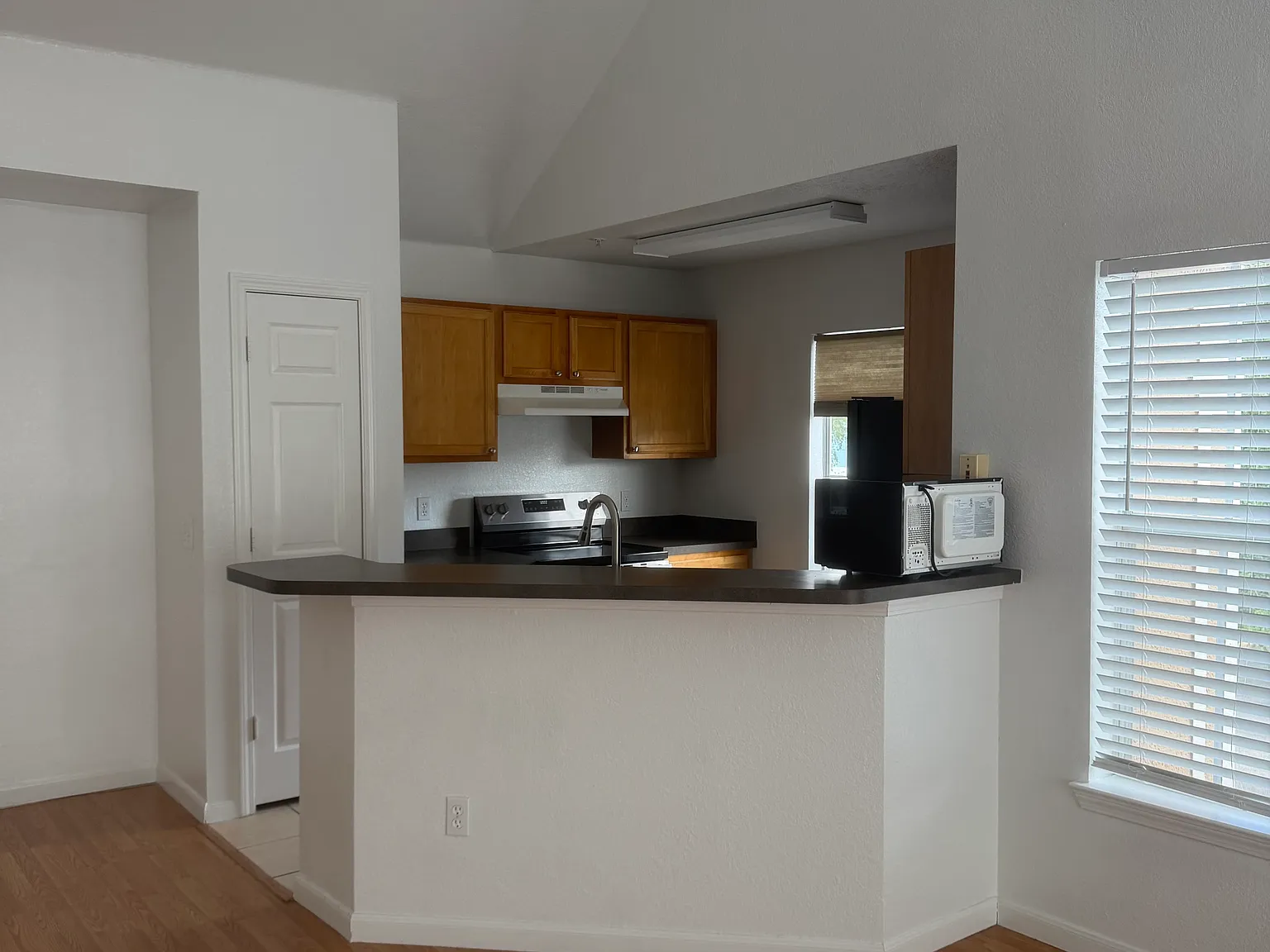 3 bed, 1202 sqft, $2,000 — Photo 3