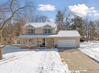 301 Burnes Dr, Hopkins, MN 55343
