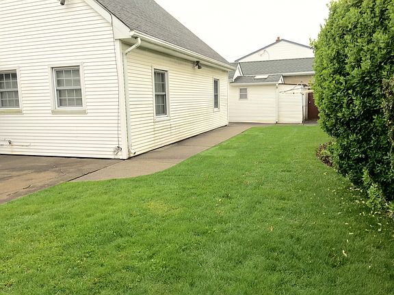 3rd image of 302 Fairfield Ave
