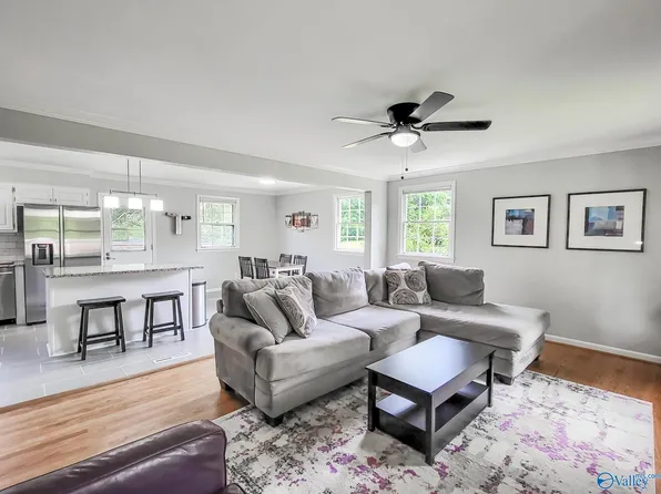 1112 Brookmeade St NW, Huntsville, AL 35816