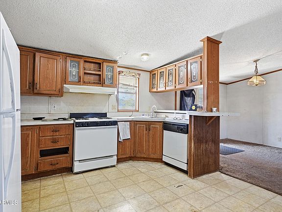 3rd image of 1420 N CHERI LYNN Drive