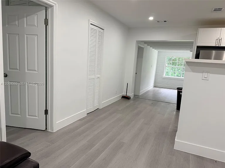 650 SW 55th Ave — Photo 16