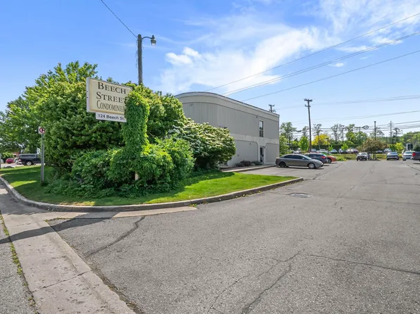 124 Beech St APT 101, Traverse City, MI 49684