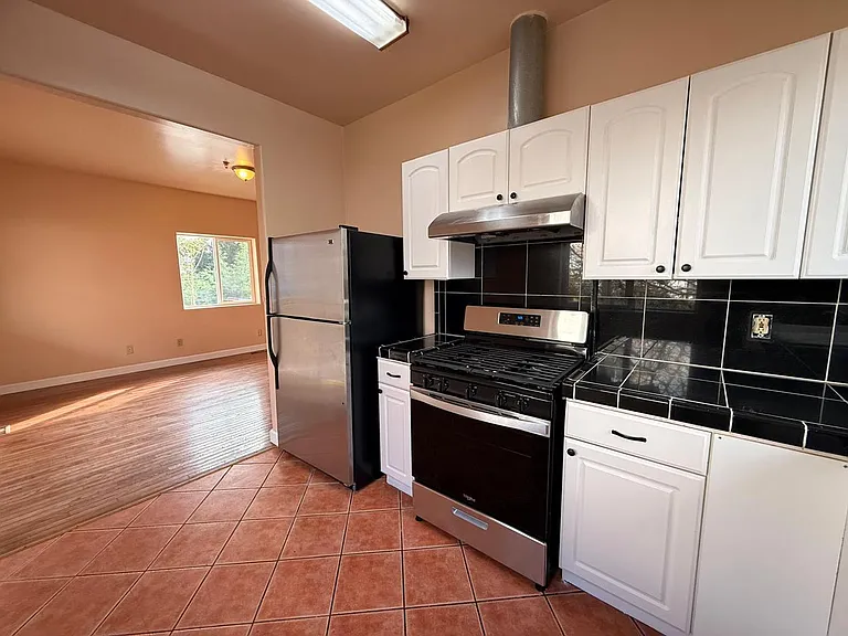 8027 Ney Ave — Photo 9