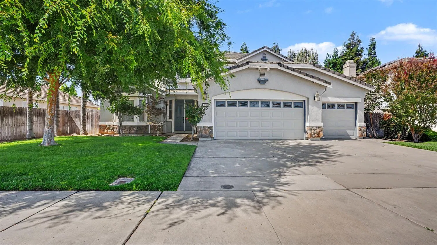4 bed, 3194 sqft, $3,800 — Photo 3