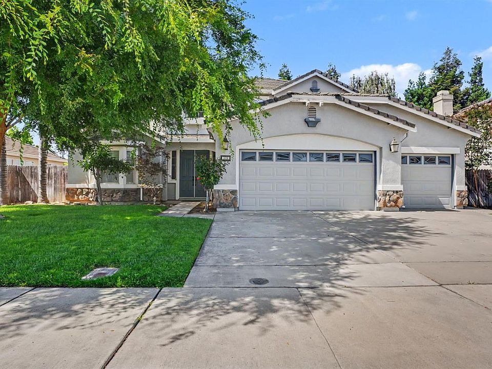 1st image of 379 John Kamps Way