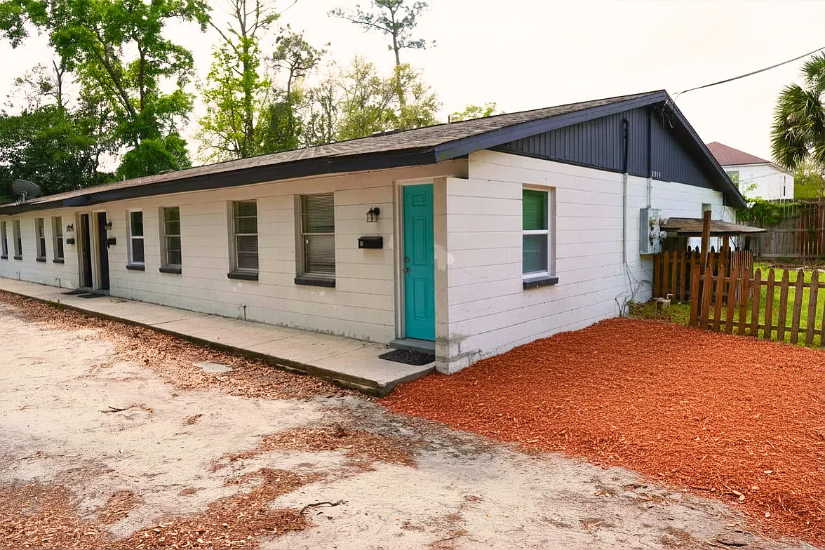 2 bed, 700 sqft, $1,200 — Photo 1
