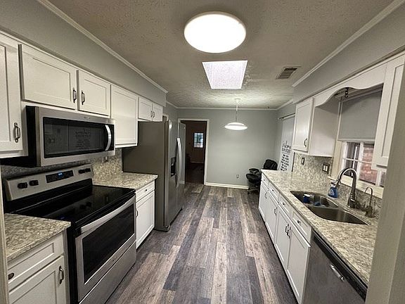 4th image of 5549 Cranston Dr