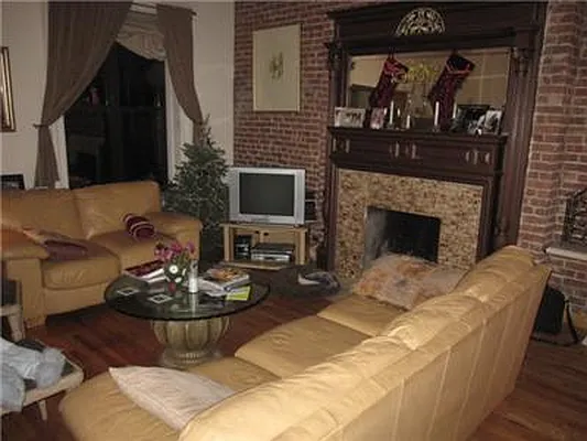 Rented by Oxford Property Group | media 38