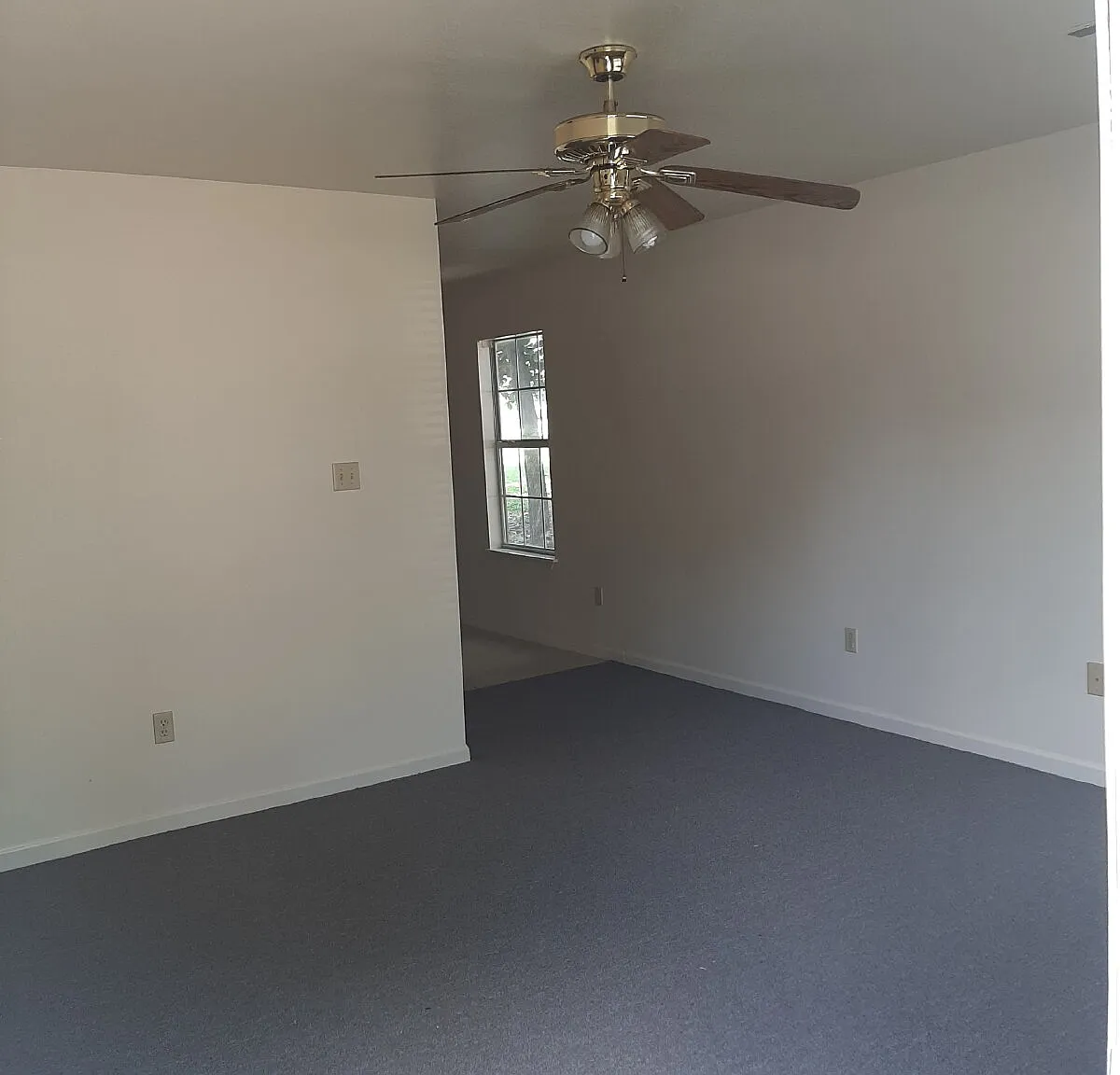 2 bed, 2.0 bath, 924 sqft, $975 — Photo 2