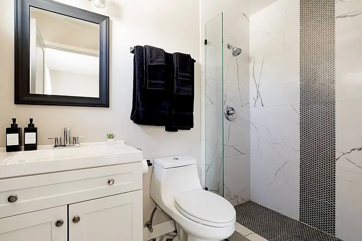 1450 E Hoover Ave — Photo 13