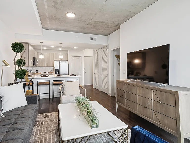 SkyHouse Frisco Station — Photo 12