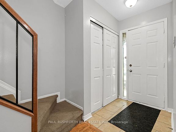 3rd image of 2523 Hunters Point Cres