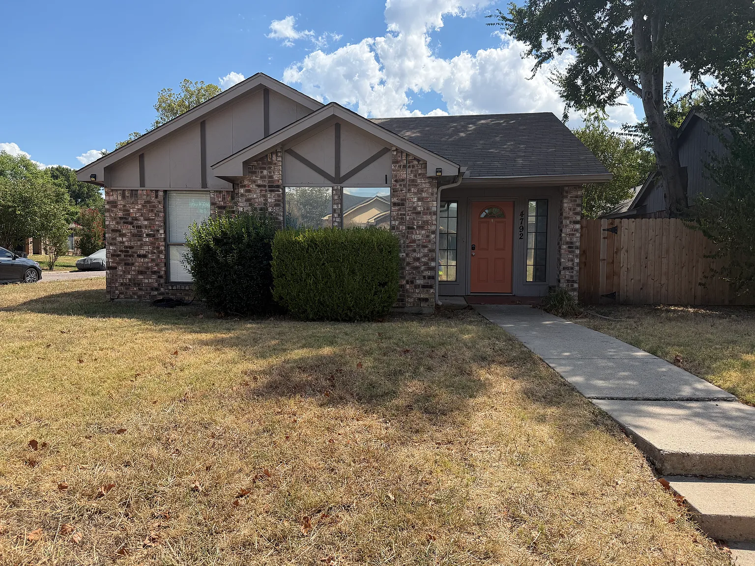 3 bed, 1142 sqft, $1,900 — Photo 1