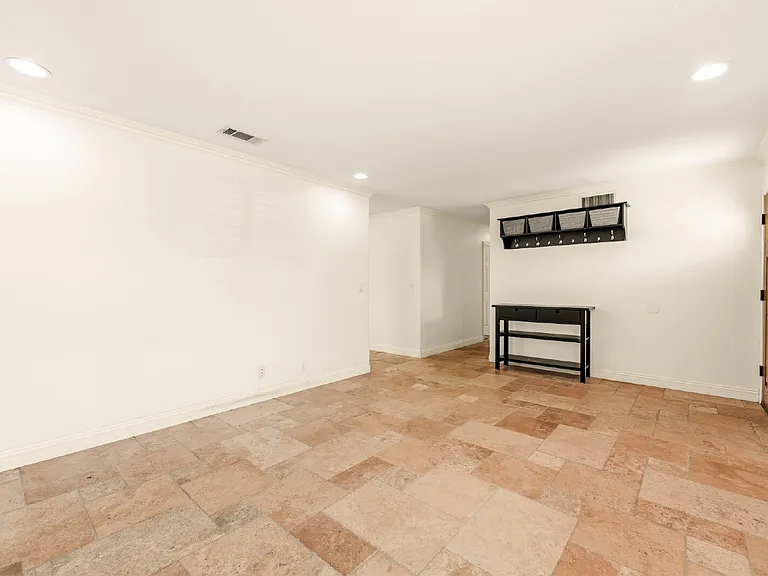232 Village Sq — Photo 6