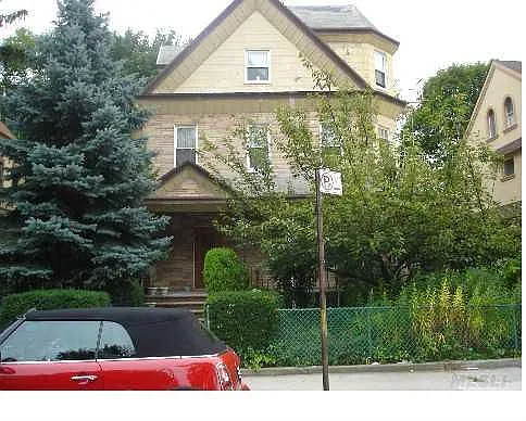 240 77th St photo 1