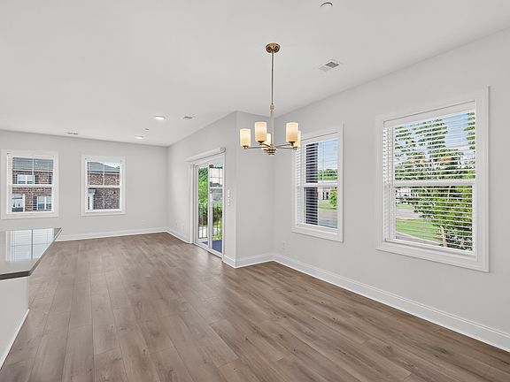 4th image of 482 Portsdale Dr #18