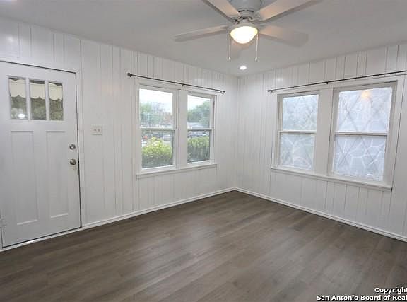 3rd image of 1135 Gladstone