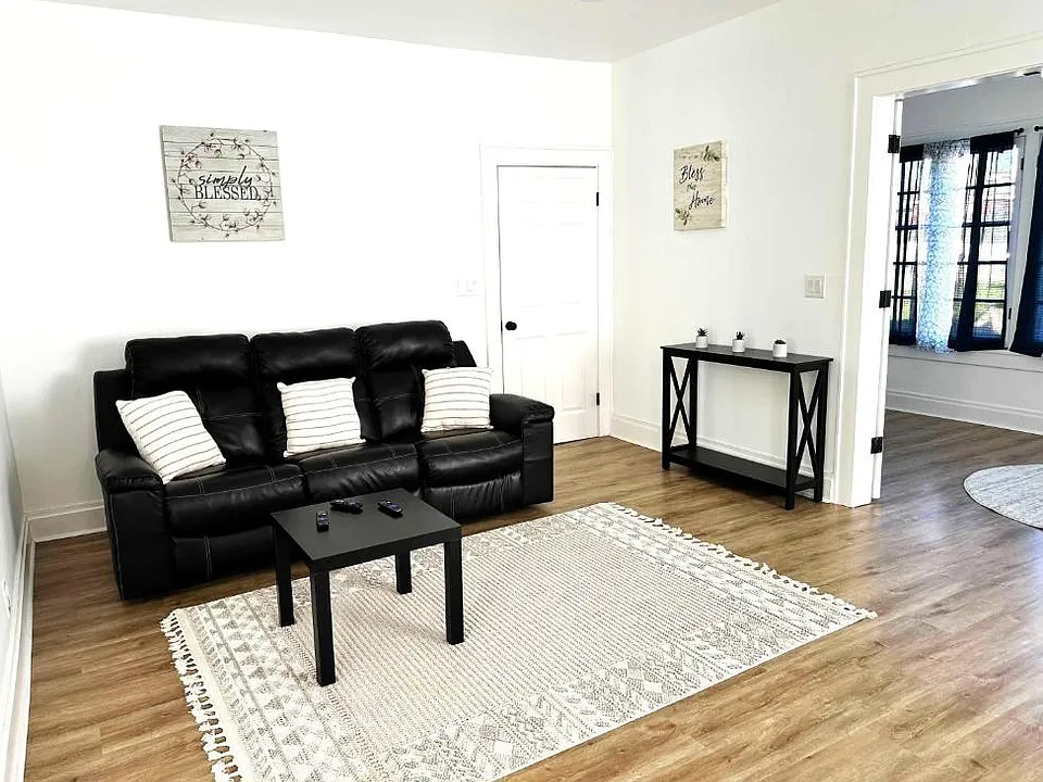 705 Bedford Ave #1