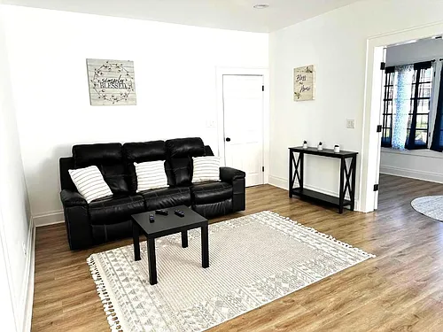705 Bedford Ave Photo 1