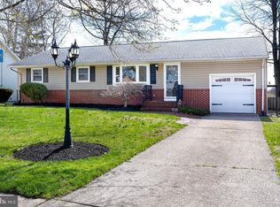 31 Running Brook Rd W, Ewing, NJ 08638