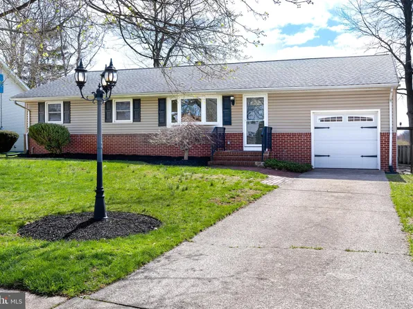 31 Running Brook Rd W, Ewing, NJ 08638