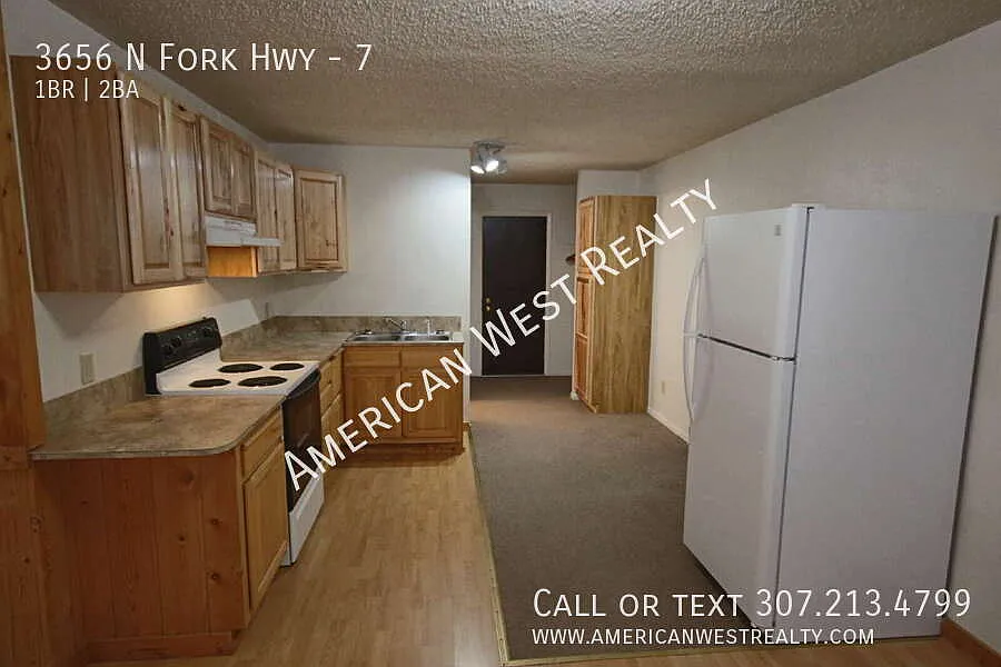 1bed/2bath unit with utilities included — Photo 2