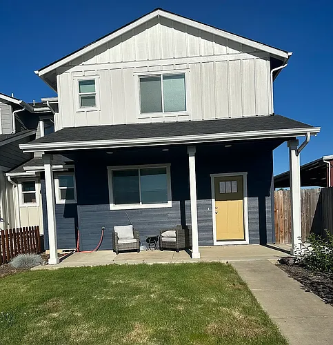 1792 SE Jonathan Ave Photo 1