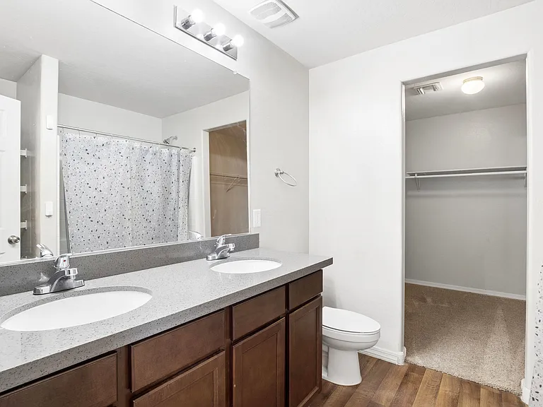 1748 N Logan Ln — Photo 17