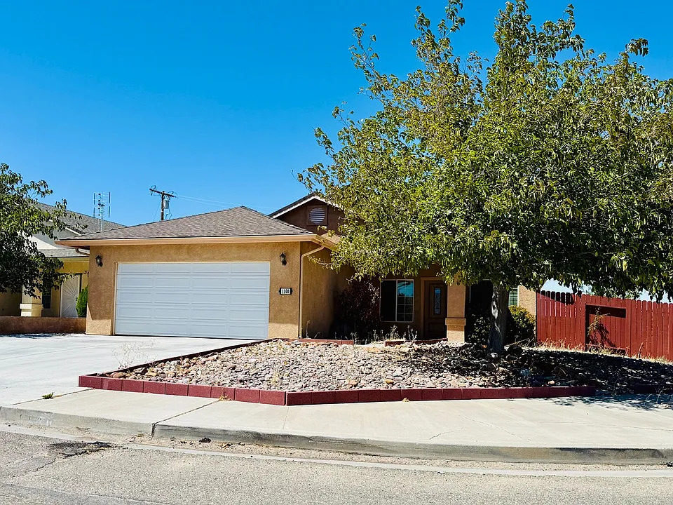 1100 W Vulcan Ave