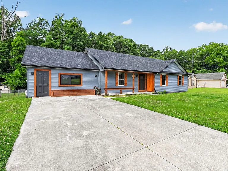 78 Misty Dr — Photo 3