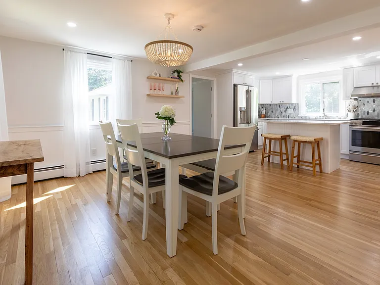 549 S Orleans Rd — Photo 5