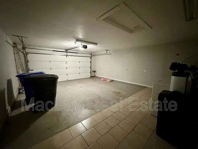240 S Laveen Dr — Photo 16