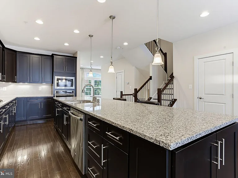 8144 Westside Blvd — Photo 3