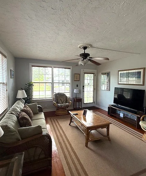 2400 Browning St — Photo 3
