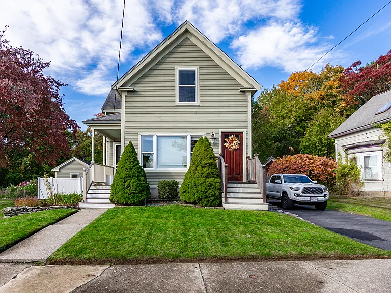 18 Highland Ave — Photo 1