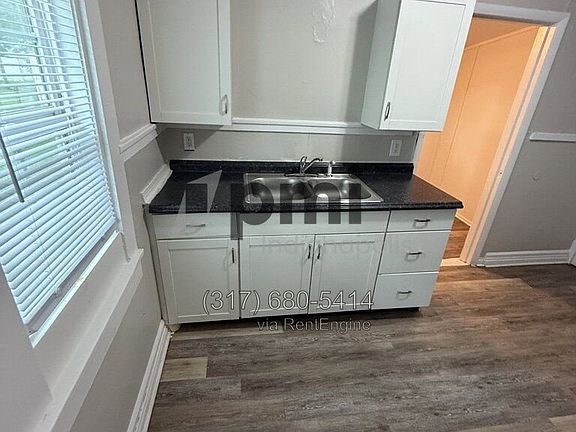 4th image of 1327 W 32nd St